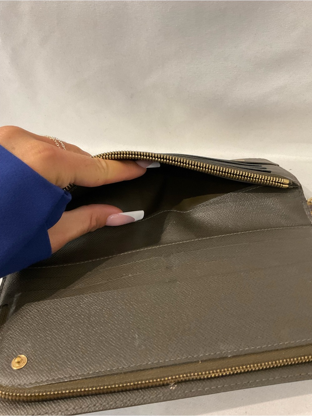Louis Vuitton Wallet - Picture 11 of 11